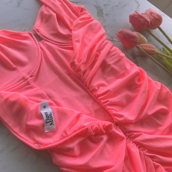 Tiger mist neon pink rushed dress - size8 - Picture 3 of 3